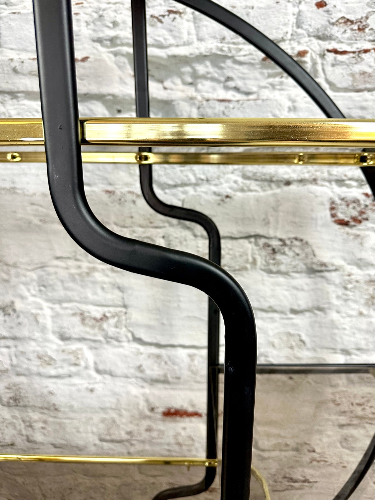 Hollywood Regency Etagere – Erlach – Depot for Artefacts