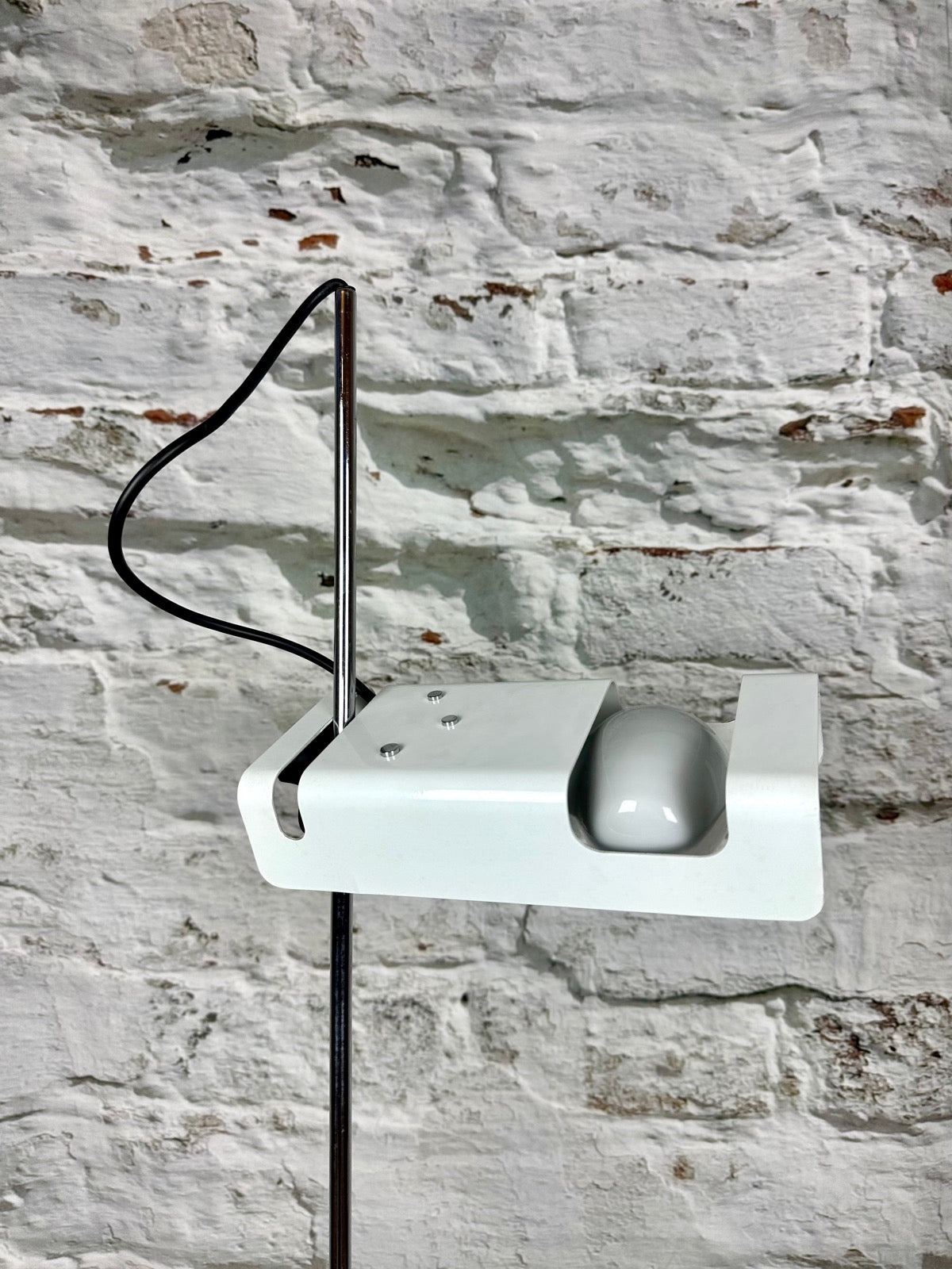 Stehlampe Spider Joe Colombo Oluce 1965 Depot for Artefacts Erlach