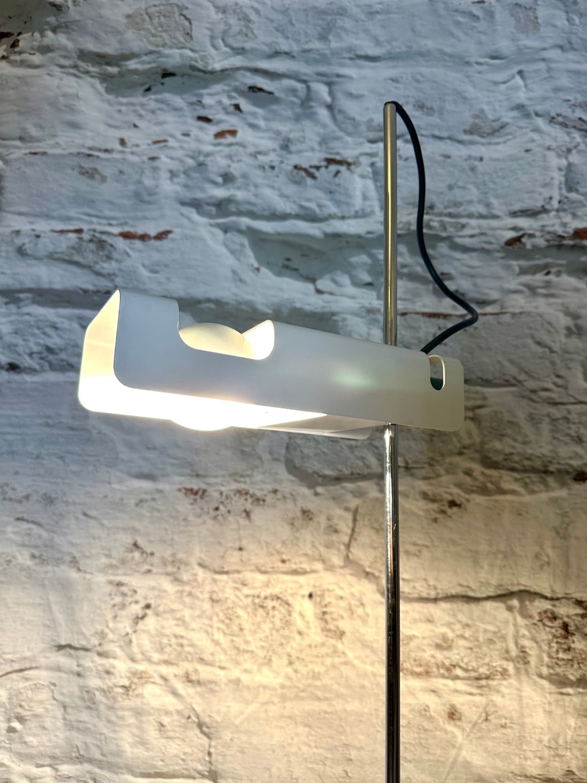 Stehlampe Spider Joe Colombo Oluce 1965 Depot for Artefacts Erlach